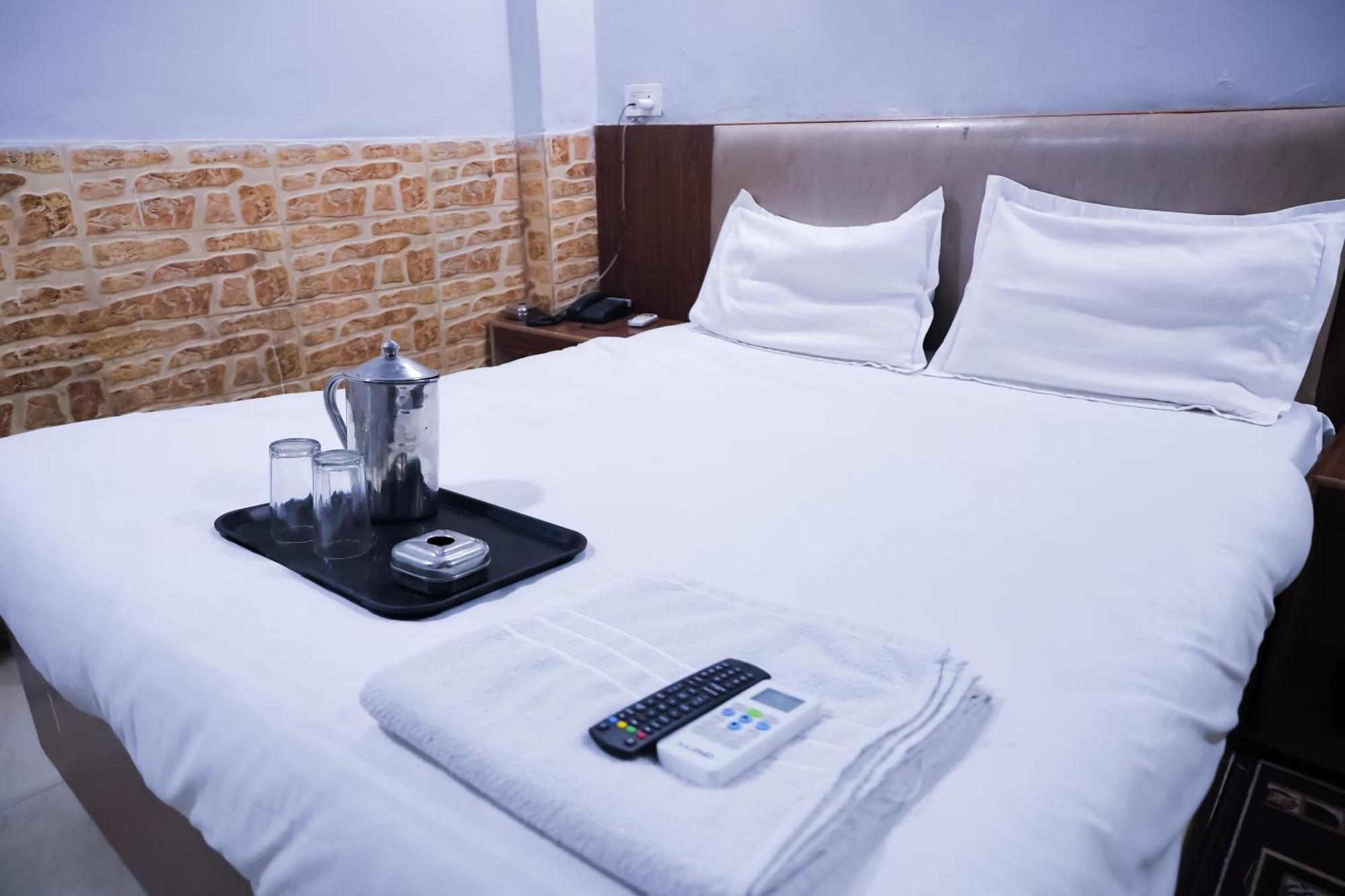 Mannat Stay Hotel - Laxmi Nagar New Delhi Buitenkant foto