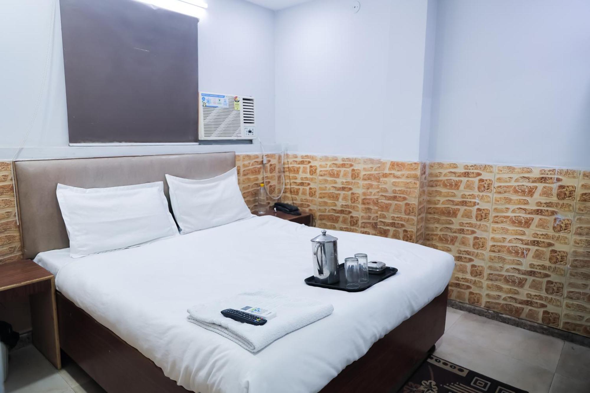 Mannat Stay Hotel - Laxmi Nagar New Delhi Buitenkant foto