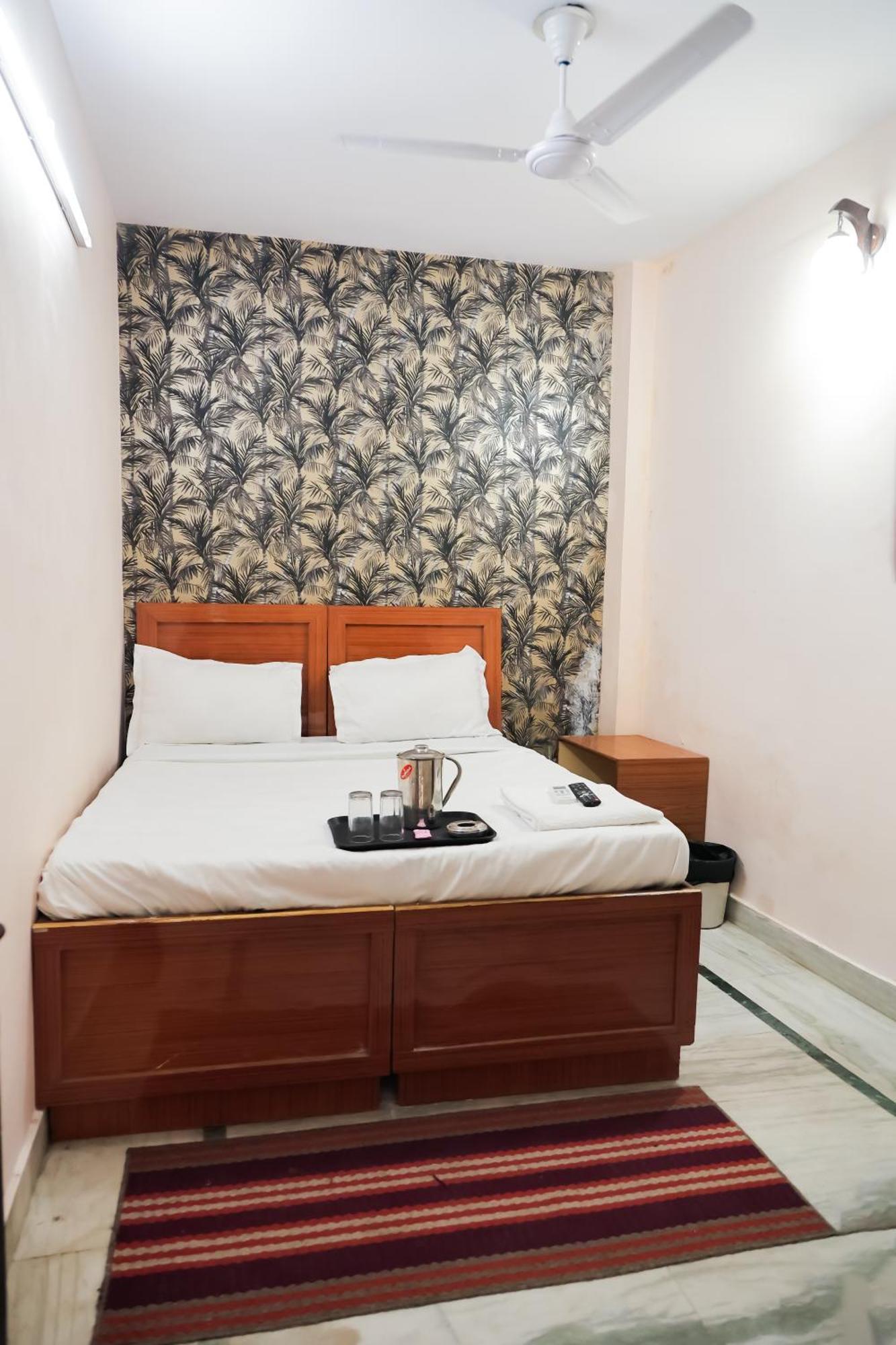 Mannat Stay Hotel - Laxmi Nagar New Delhi Buitenkant foto
