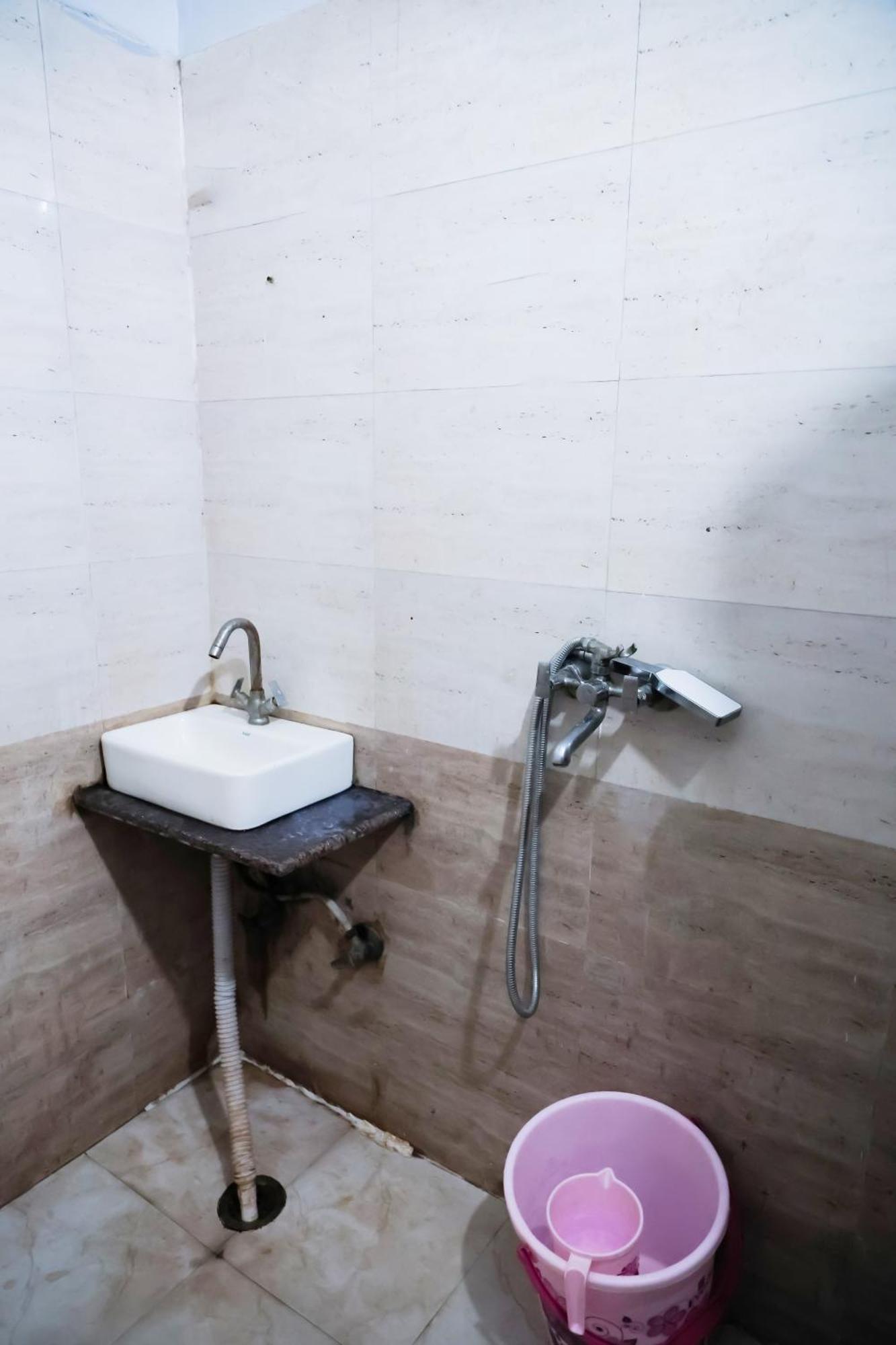 Mannat Stay Hotel - Laxmi Nagar New Delhi Buitenkant foto