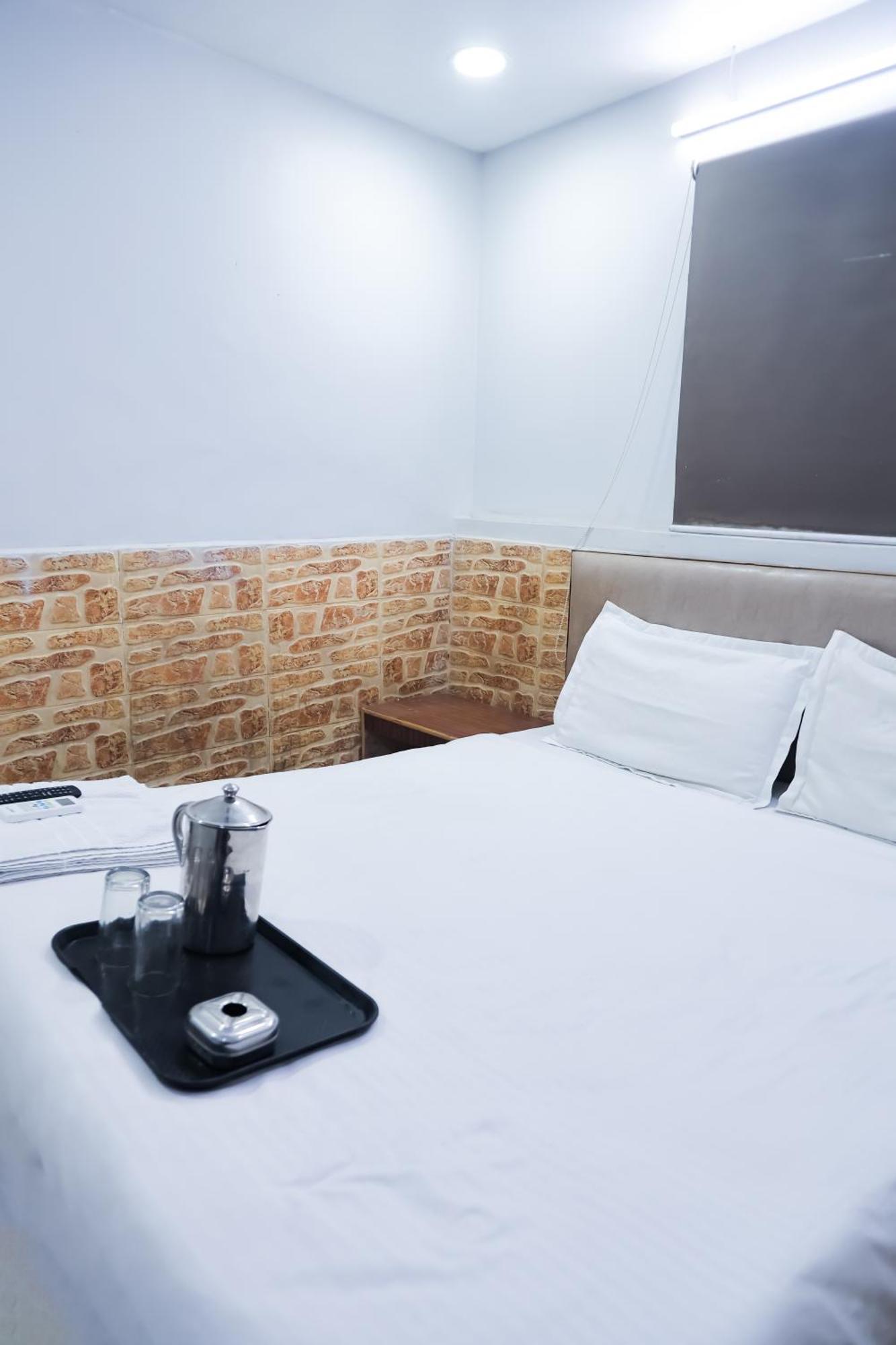Mannat Stay Hotel - Laxmi Nagar New Delhi Buitenkant foto