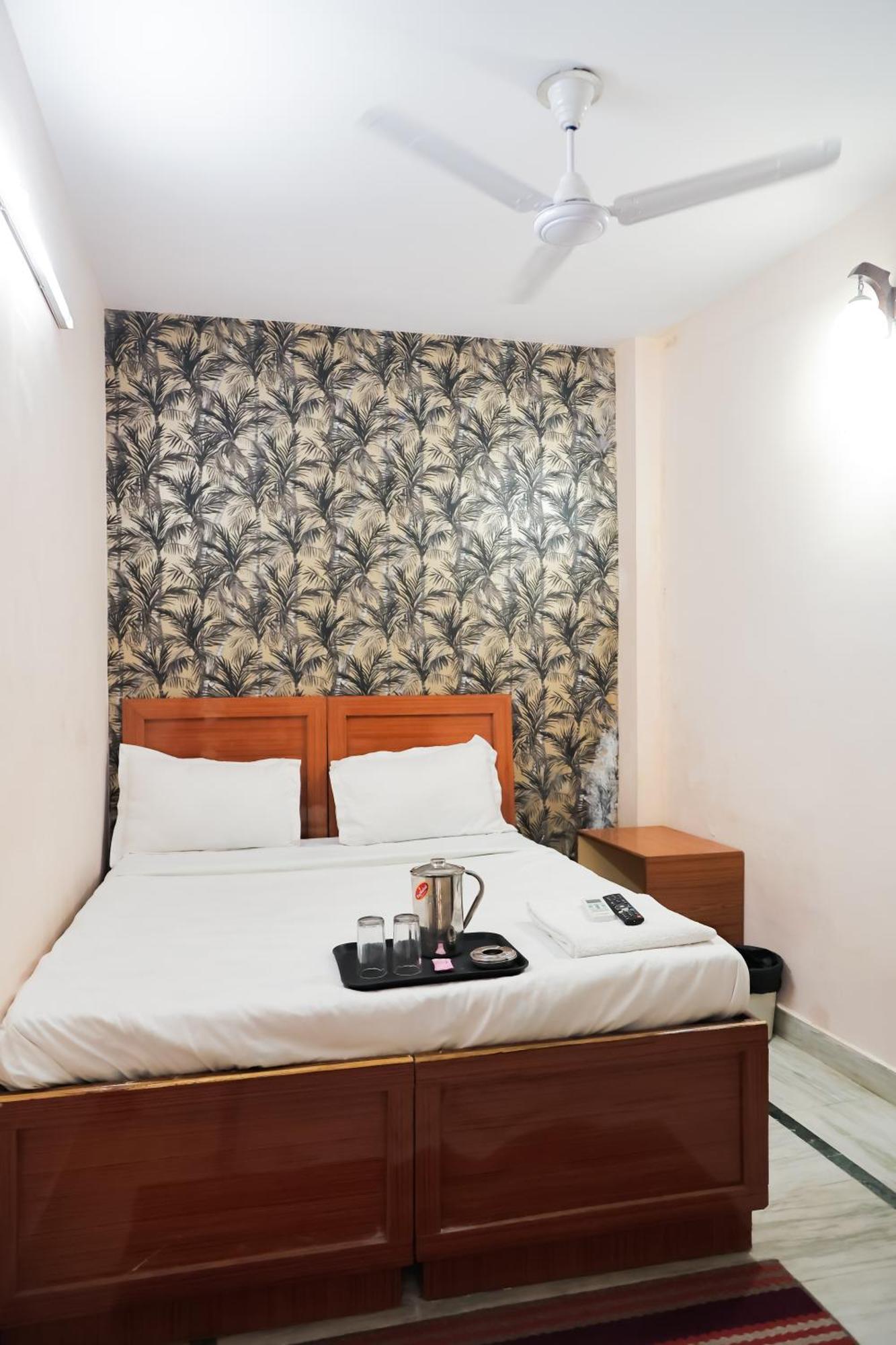 Mannat Stay Hotel - Laxmi Nagar New Delhi Buitenkant foto