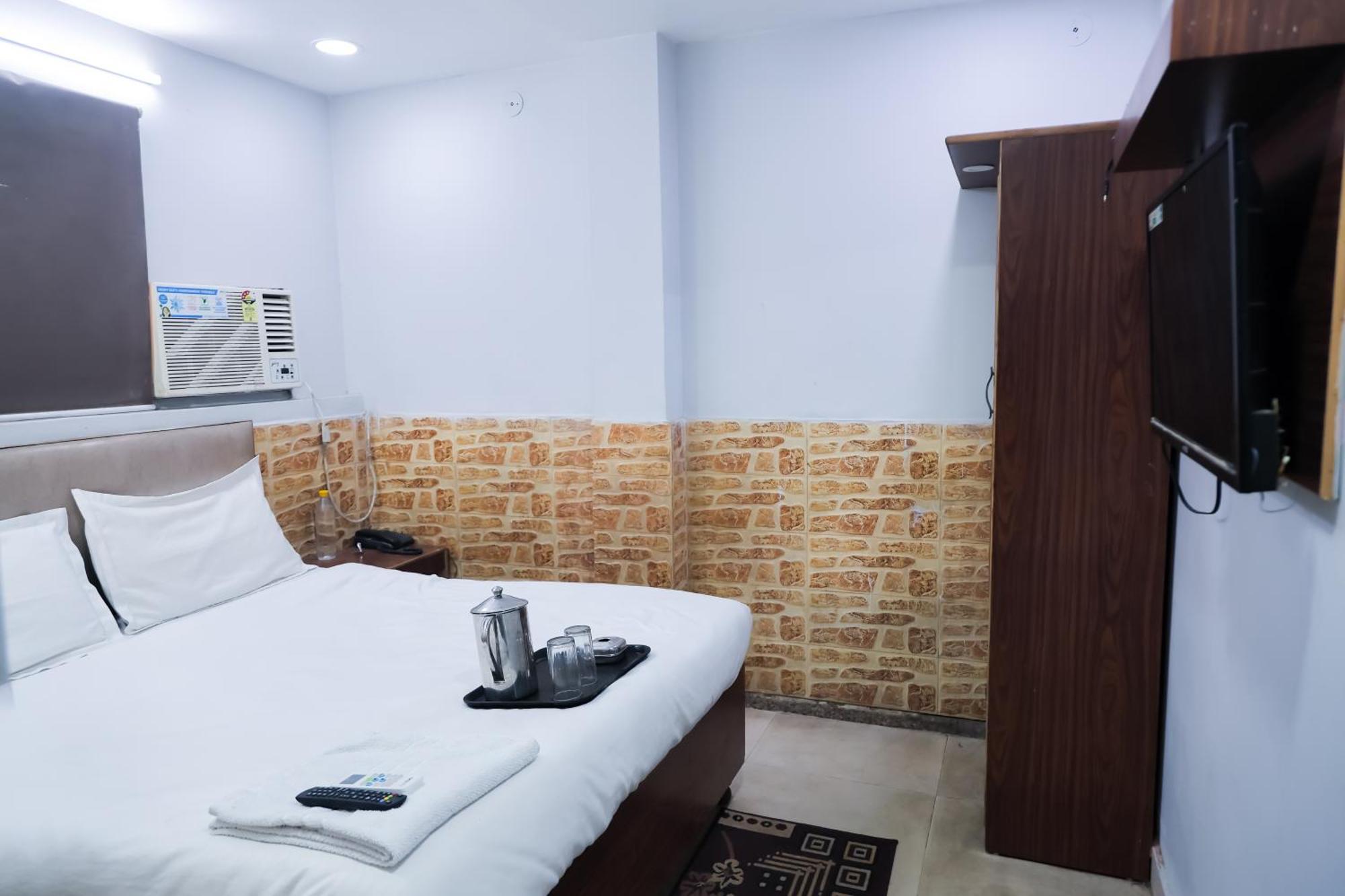 Mannat Stay Hotel - Laxmi Nagar New Delhi Buitenkant foto