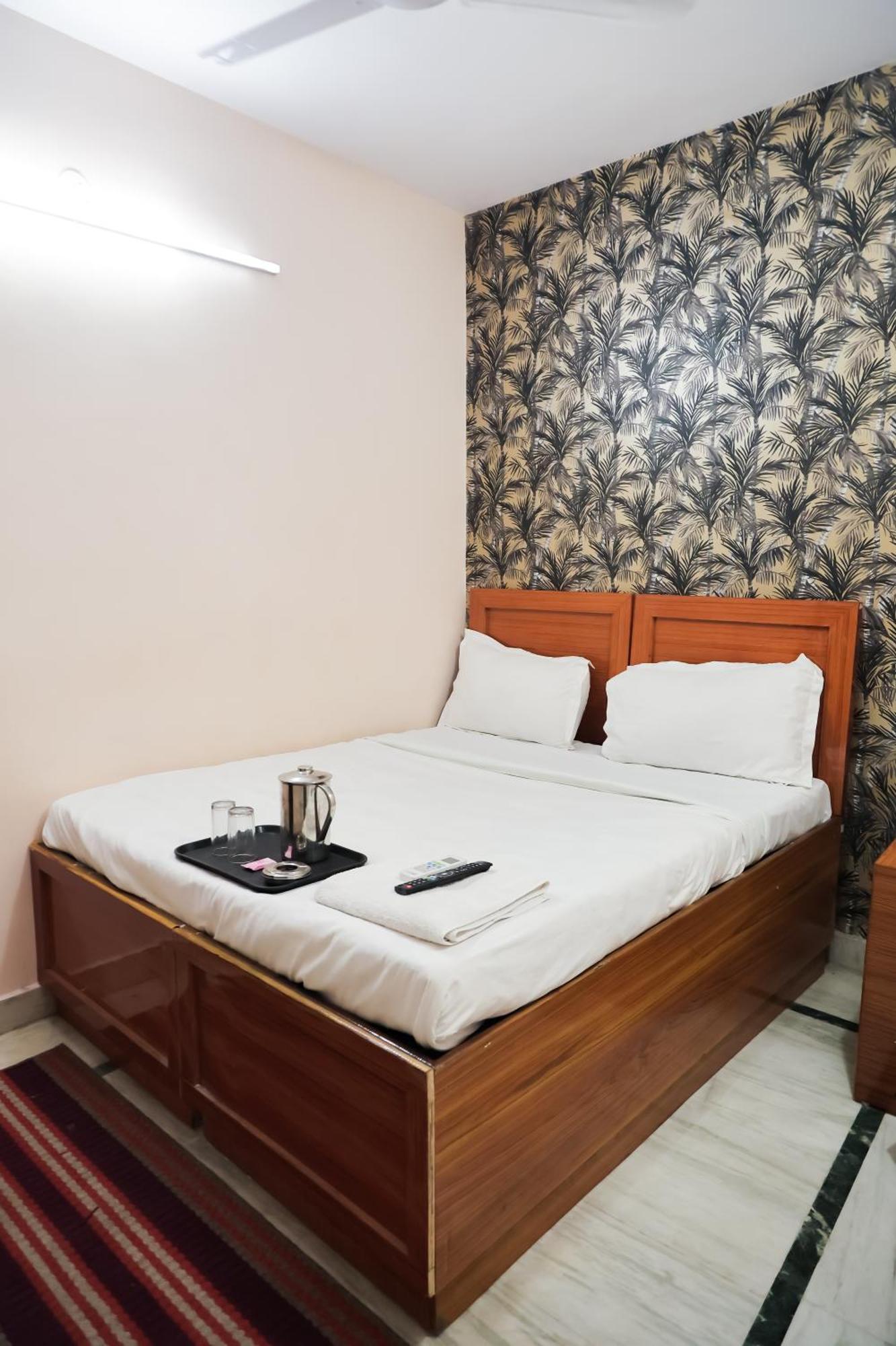 Mannat Stay Hotel - Laxmi Nagar New Delhi Buitenkant foto