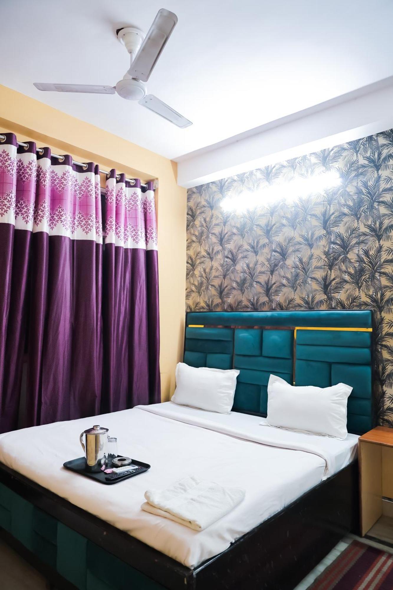 Mannat Stay Hotel - Laxmi Nagar New Delhi Buitenkant foto